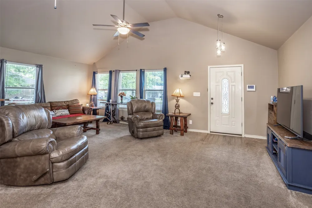 406 W Elm Street Collinsville, TX 76233