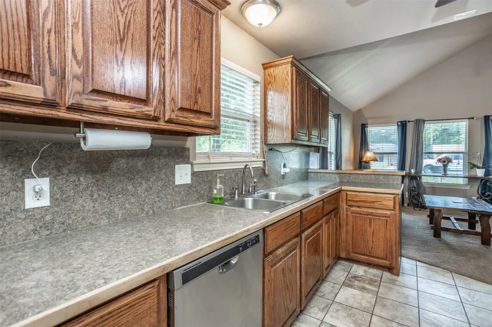 406 W Elm Street Collinsville, TX 76233