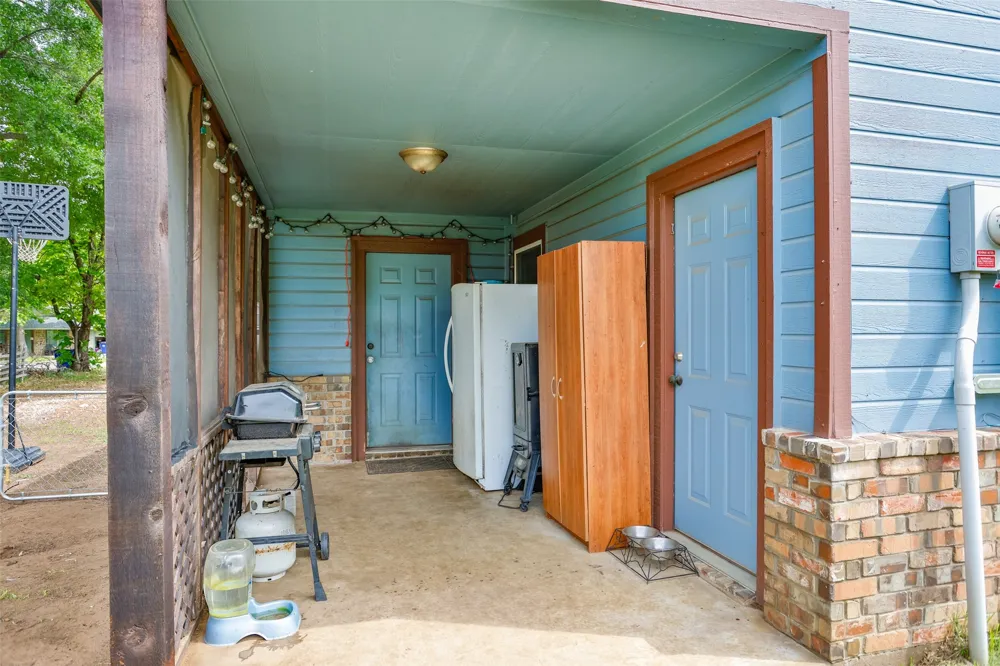 406 W Elm Street Collinsville, TX 76233
