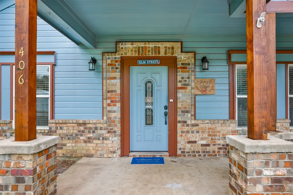 406 W Elm Street Collinsville, TX 76233