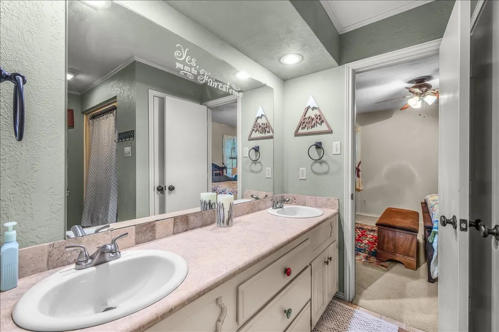 220 Annetta Willow Park, TX 76087
