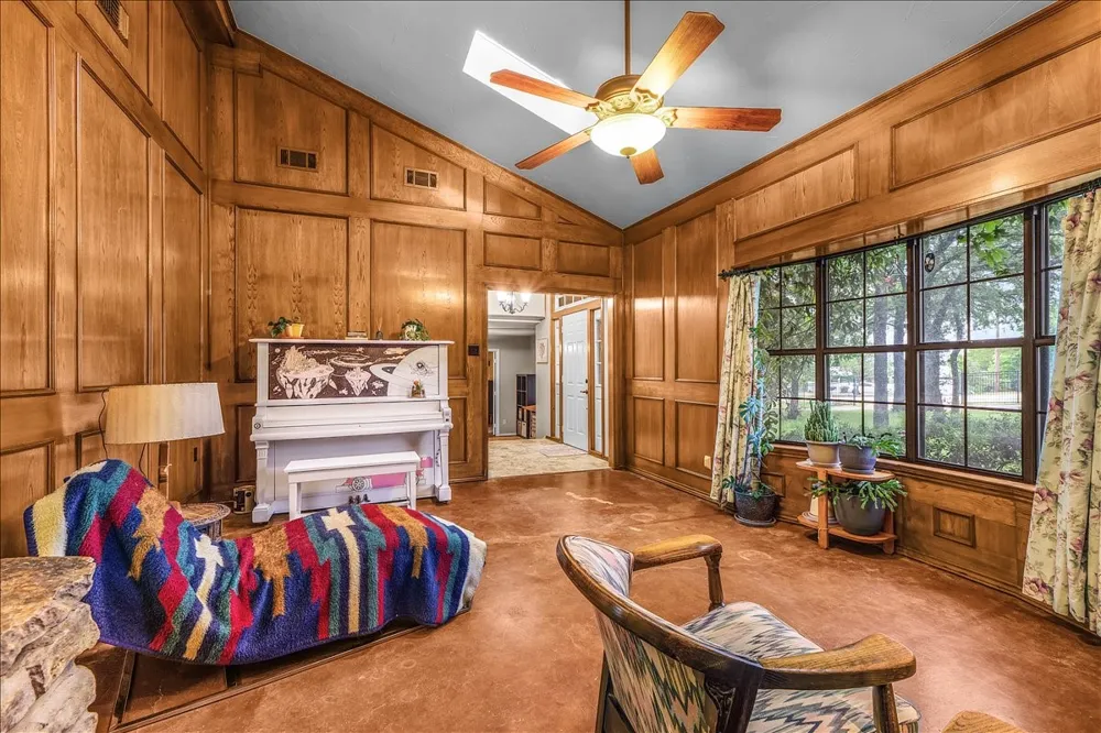 220 Annetta Willow Park, TX 76087