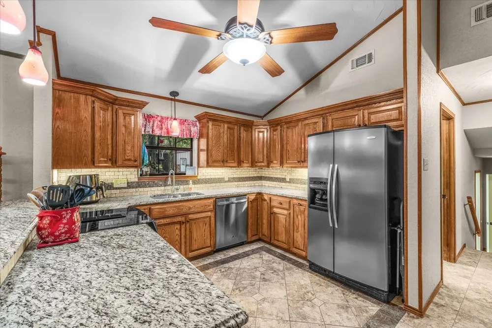 220 Annetta Willow Park, TX 76087