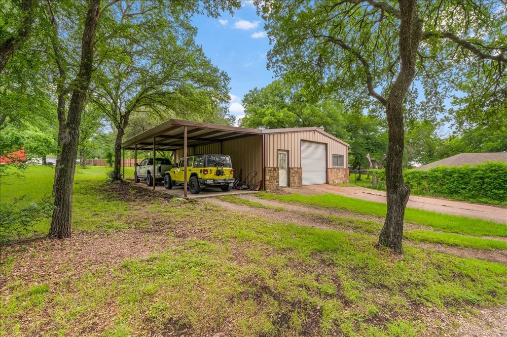 220 Annetta Willow Park, TX 76087