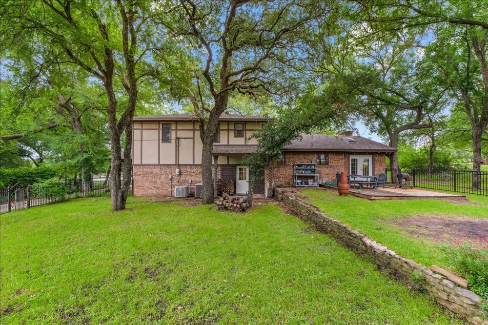 220 Annetta Willow Park, TX 76087