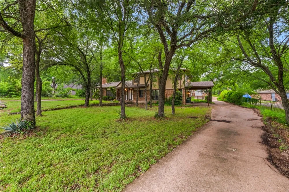 220 Annetta Willow Park, TX 76087