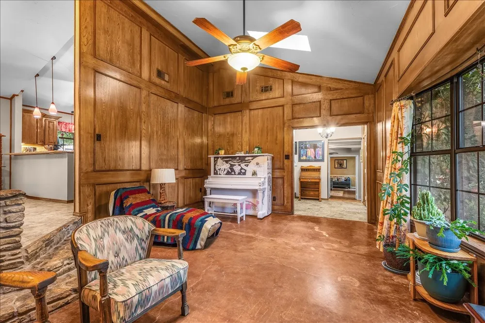 220 Annetta Willow Park, TX 76087