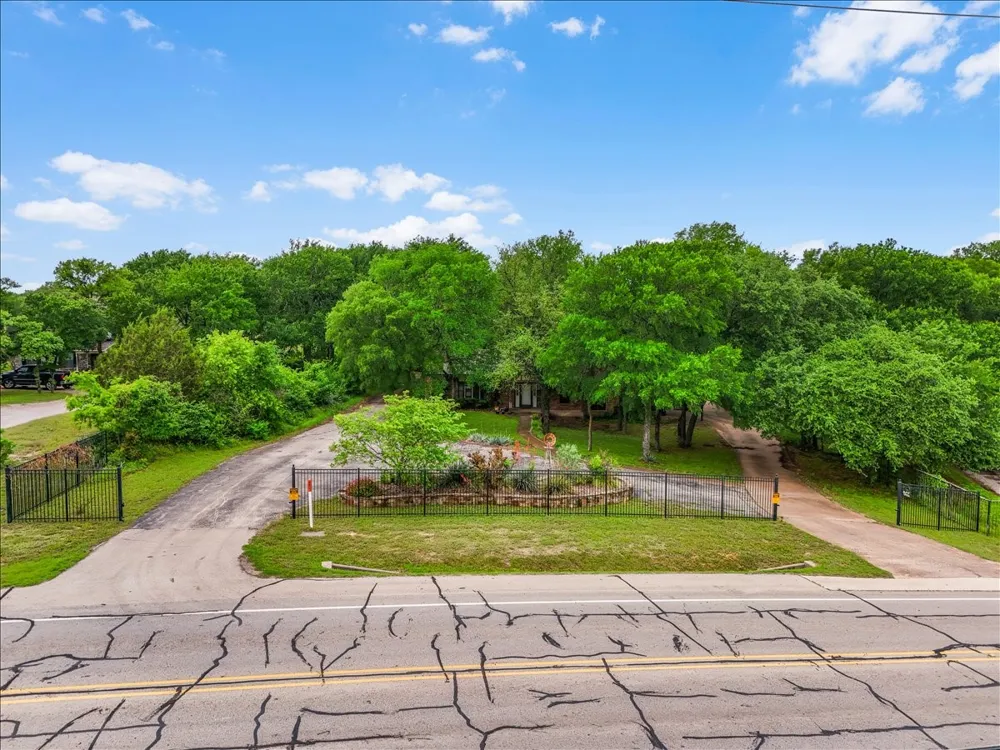220 Annetta Willow Park, TX 76087