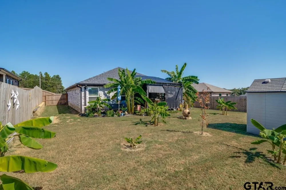 17409 Crossing Circle Lindale, TX 75771