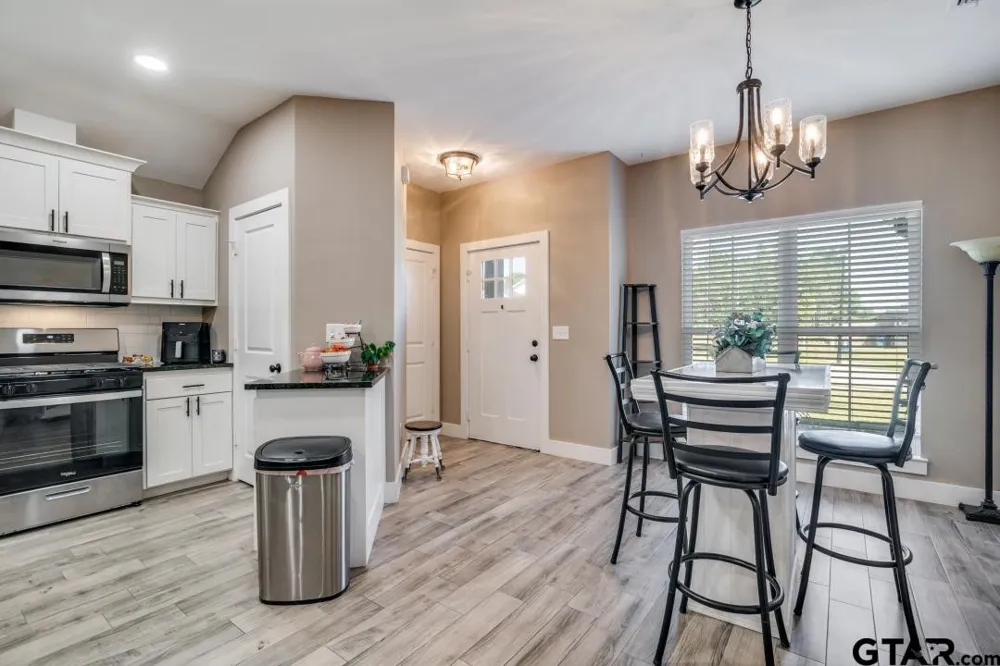 17409 Crossing Circle Lindale, TX 75771