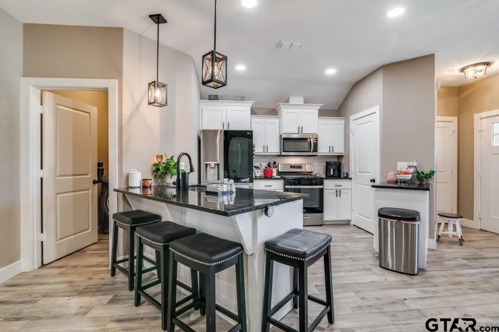 17409 Crossing Circle Lindale, TX 75771