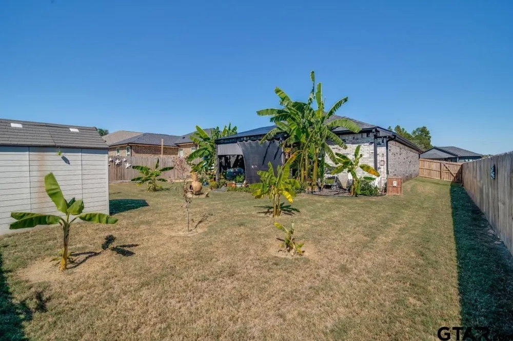 17409 Crossing Circle Lindale, TX 75771