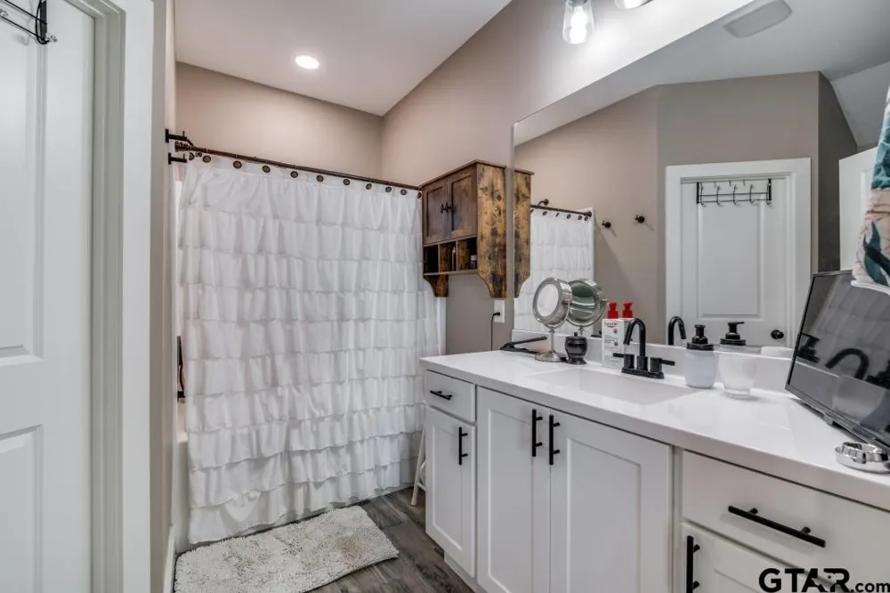 17409 Crossing Circle Lindale, TX 75771