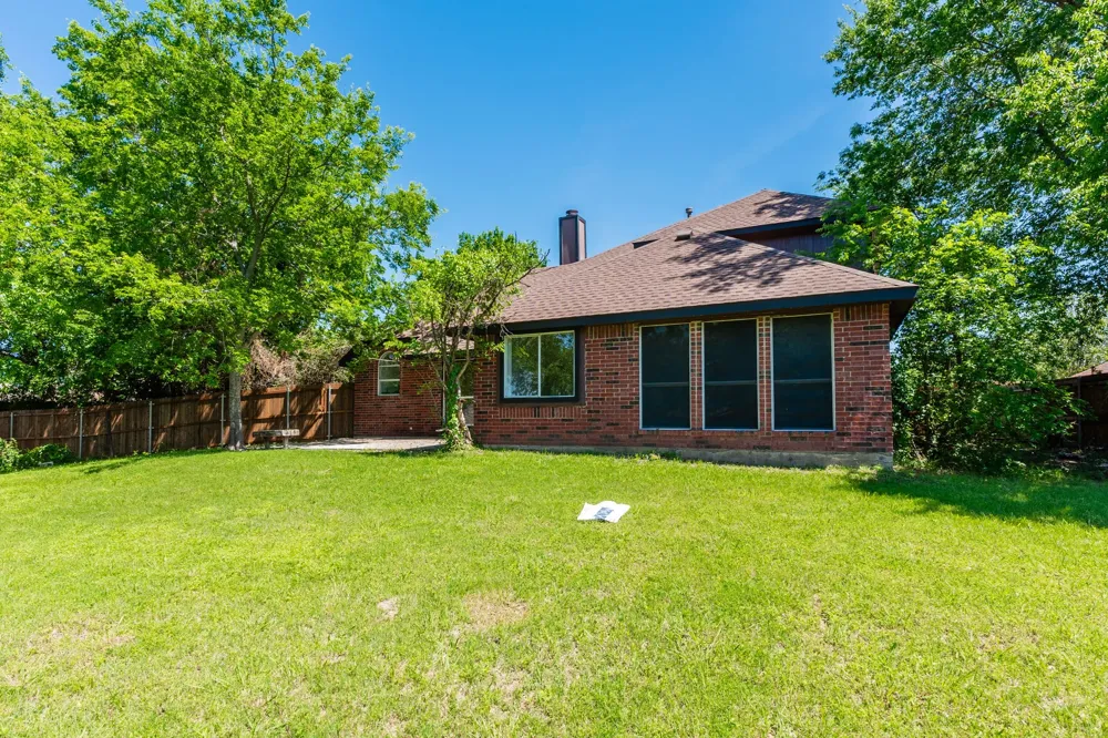3901 Winter Park Balch Springs, TX 75180