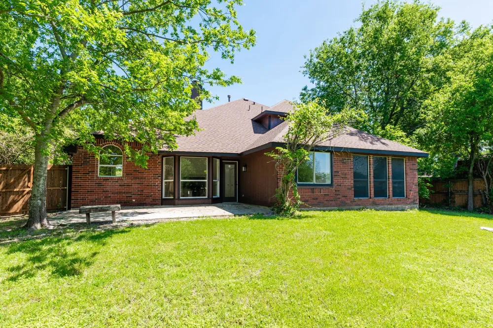 3901 Winter Park Balch Springs, TX 75180