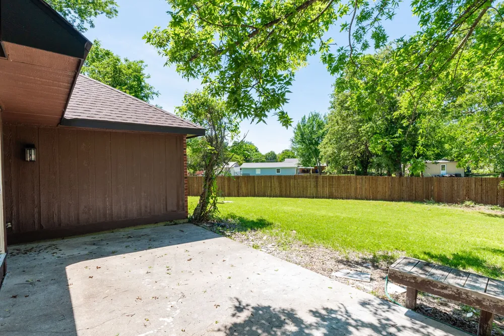 3901 Winter Park Balch Springs, TX 75180