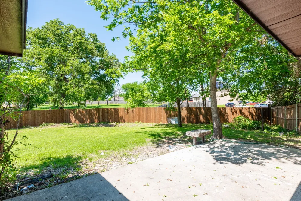 3901 Winter Park Balch Springs, TX 75180