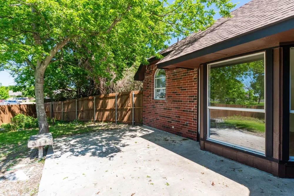 3901 Winter Park Balch Springs, TX 75180