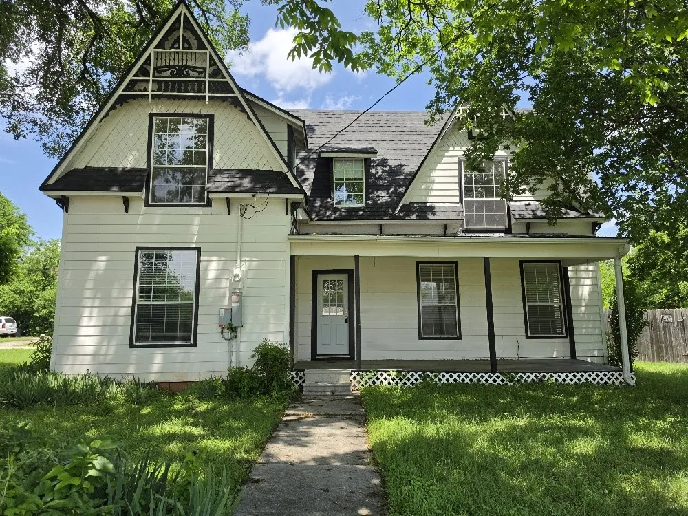 515 Bosque Street Meridian, TX 76665