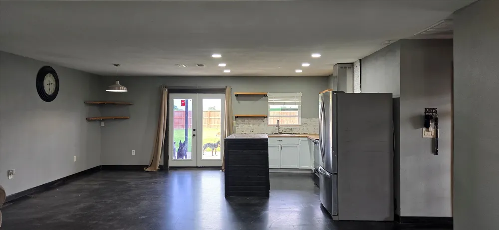 1410 Rs County Road 1235 Point, TX 75472