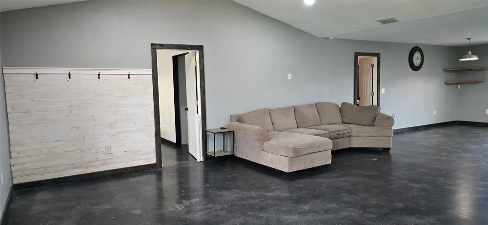 1410 Rs County Road 1235 Point, TX 75472
