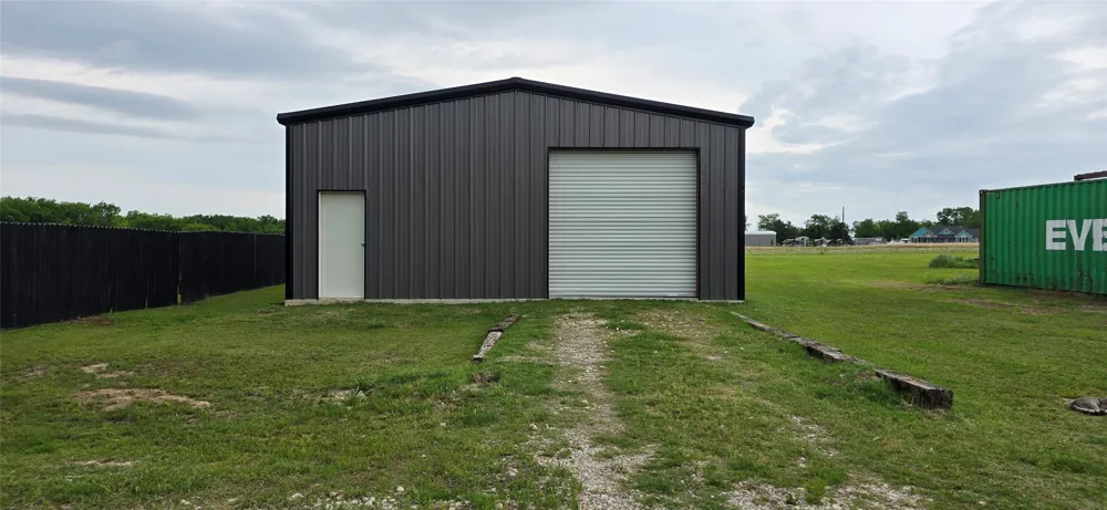 1410 Rs County Road 1235 Point, TX 75472