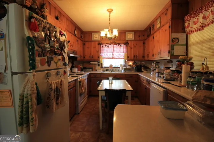 1749 Us Highway 1 N Alma, GA 31510