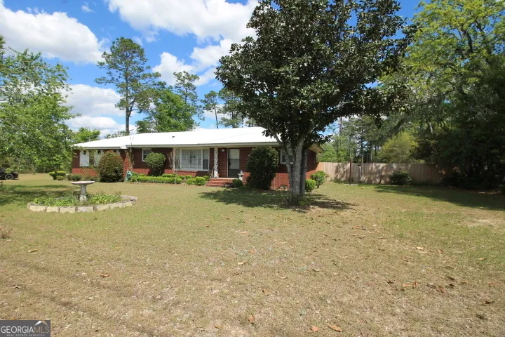 1749 Us Highway 1 N Alma, GA 31510