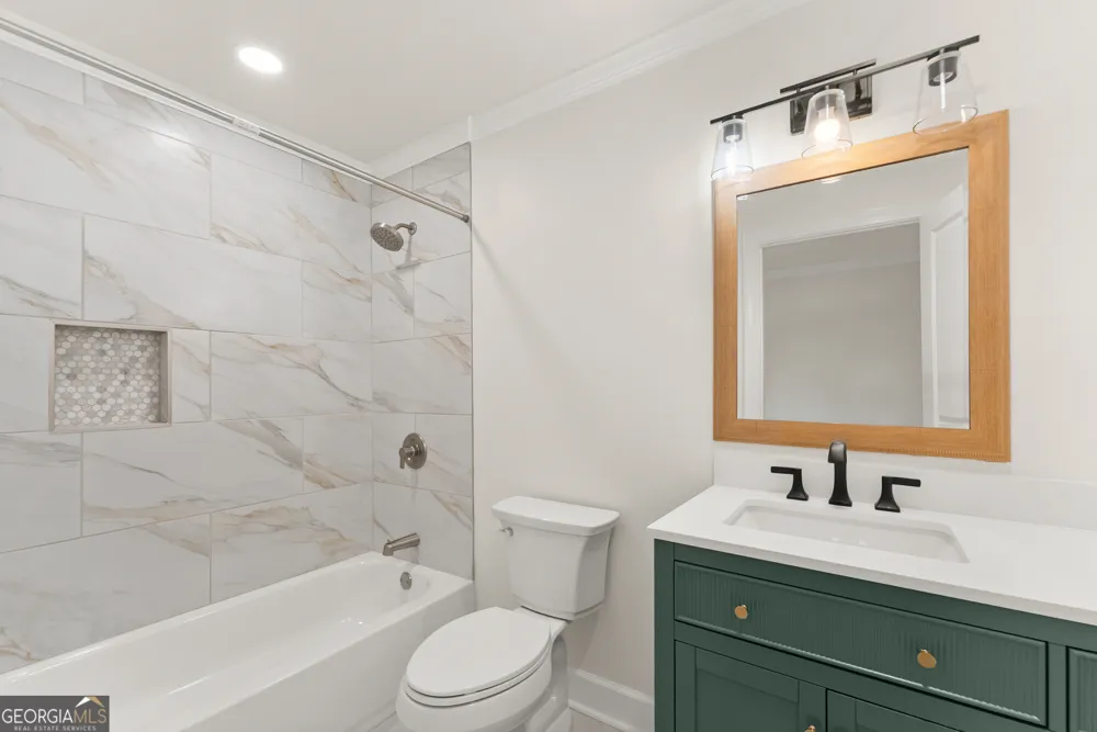 664 Chenocetah DR Cornelia, GA 30531