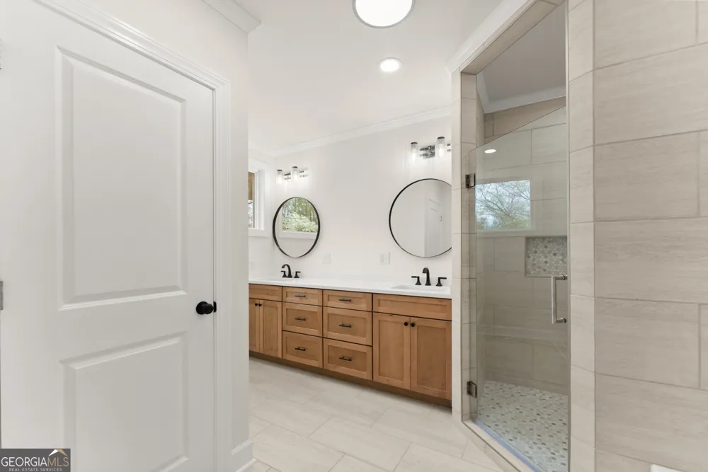 664 Chenocetah DR Cornelia, GA 30531