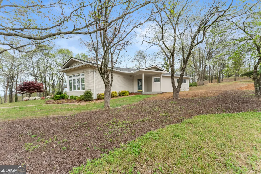 664 Chenocetah DR Cornelia, GA 30531