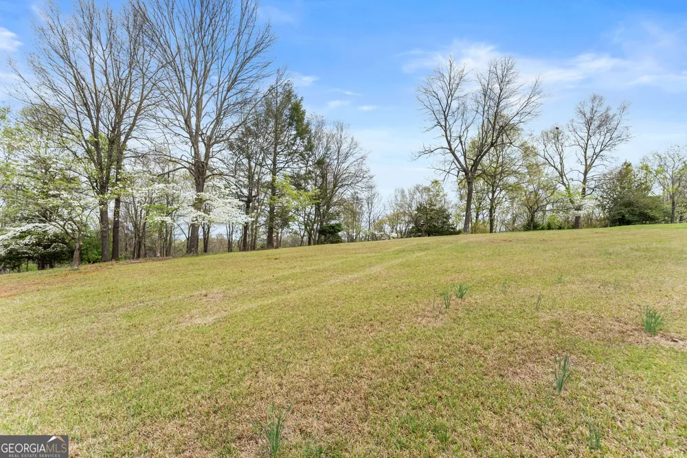 664 Chenocetah DR Cornelia, GA 30531