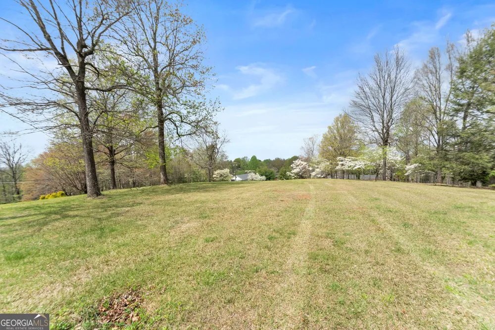 664 Chenocetah DR Cornelia, GA 30531