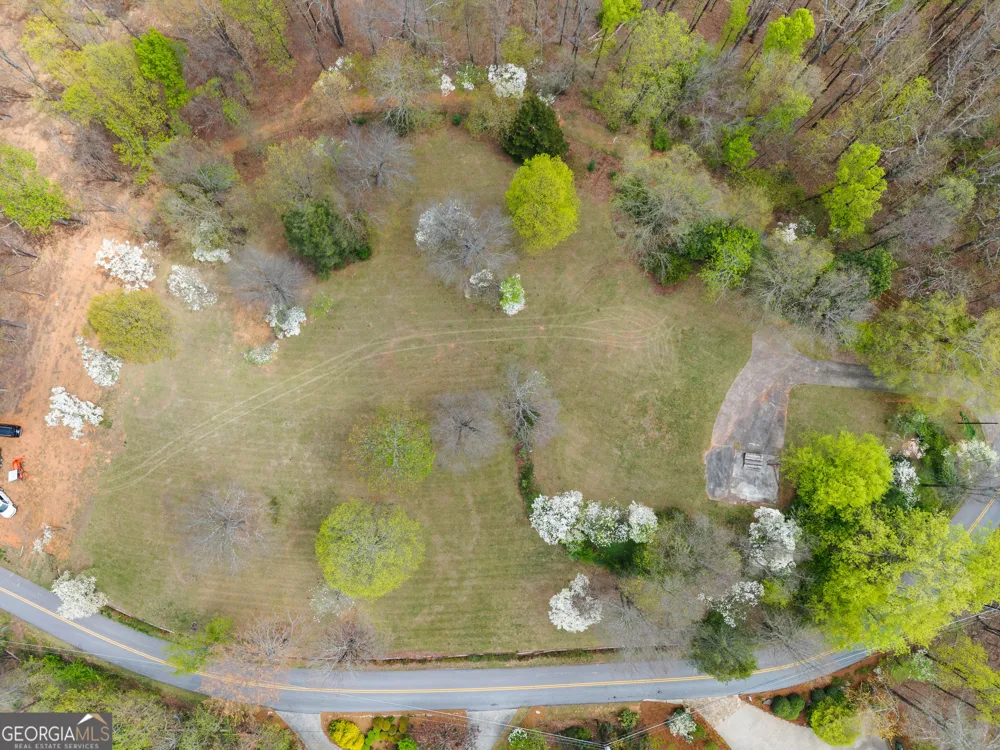 664 Chenocetah DR Cornelia, GA 30531