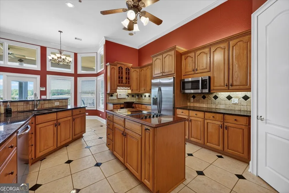350 Hillridge CV Lizella, GA 31052