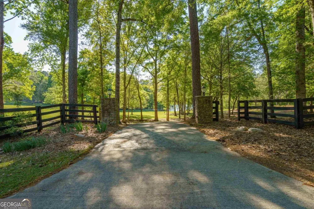 1901 Pine Grove RD Greensboro, GA 30642