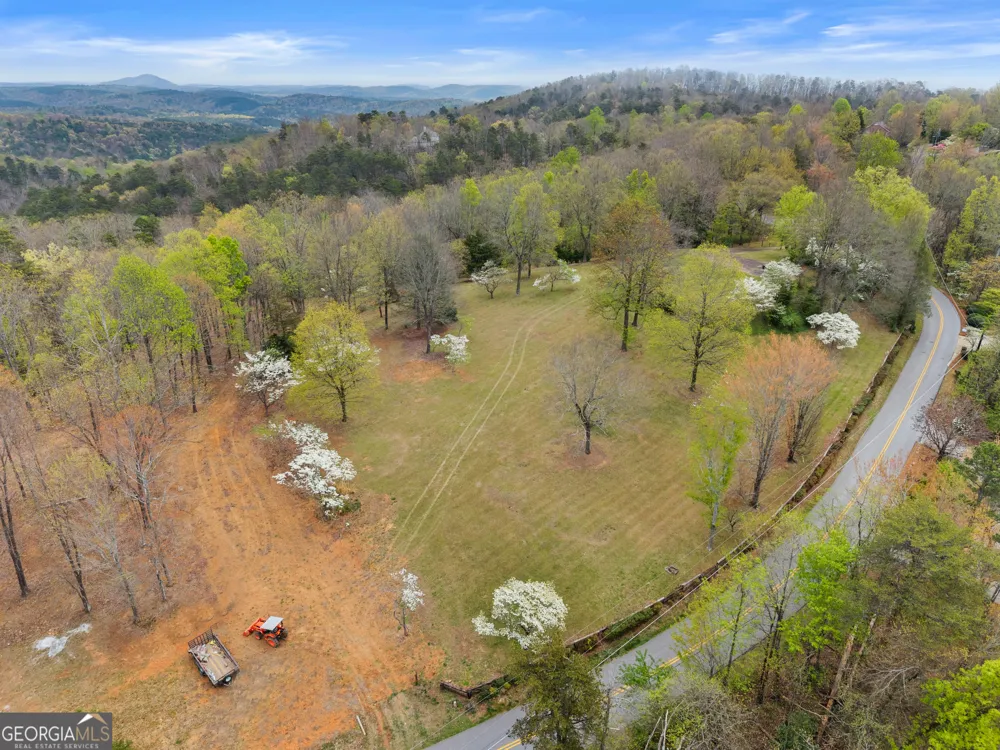 664 Chenocetah DR Cornelia, GA 30531