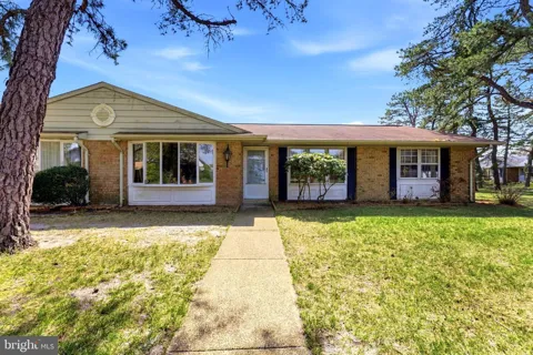 16 CAMBRIDGE CIRCLE #B