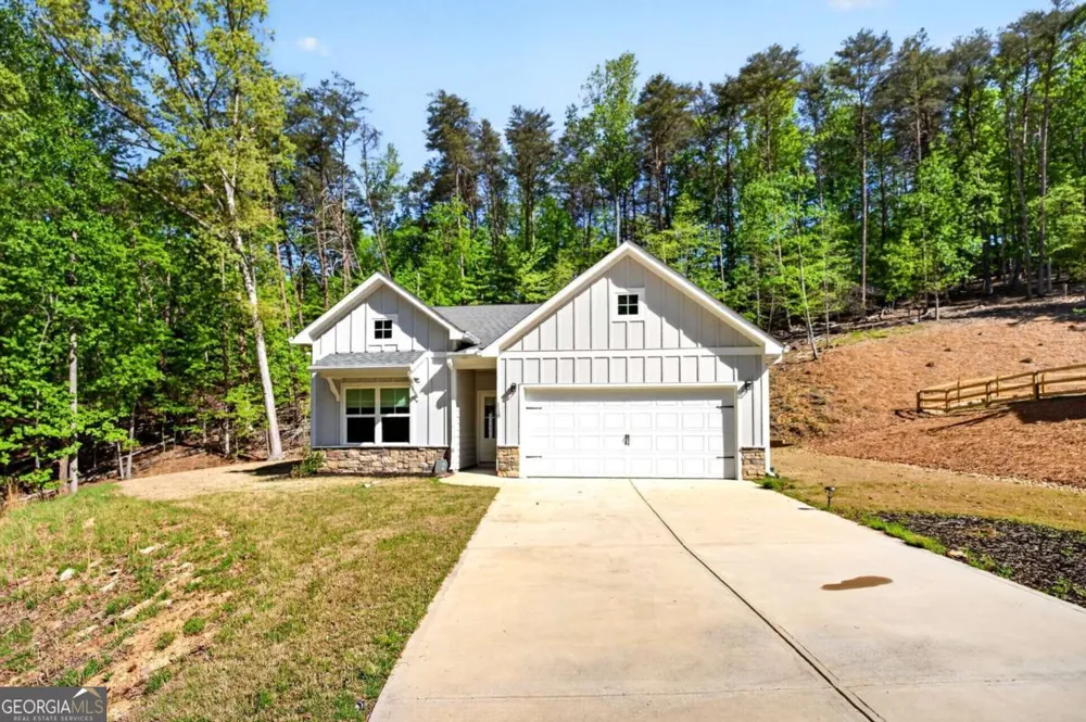 118 Cherokee DR Waleska, GA 30183