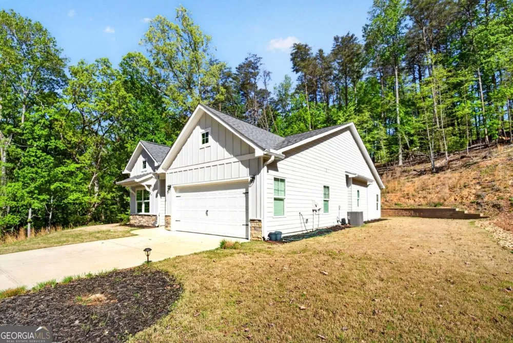 118 Cherokee DR Waleska, GA 30183