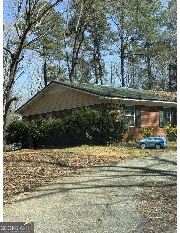725 Strickland Town RD Luthersville, GA 30251