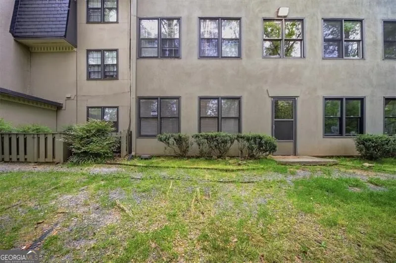 26 Arpege WAY NW Atlanta, GA 30327