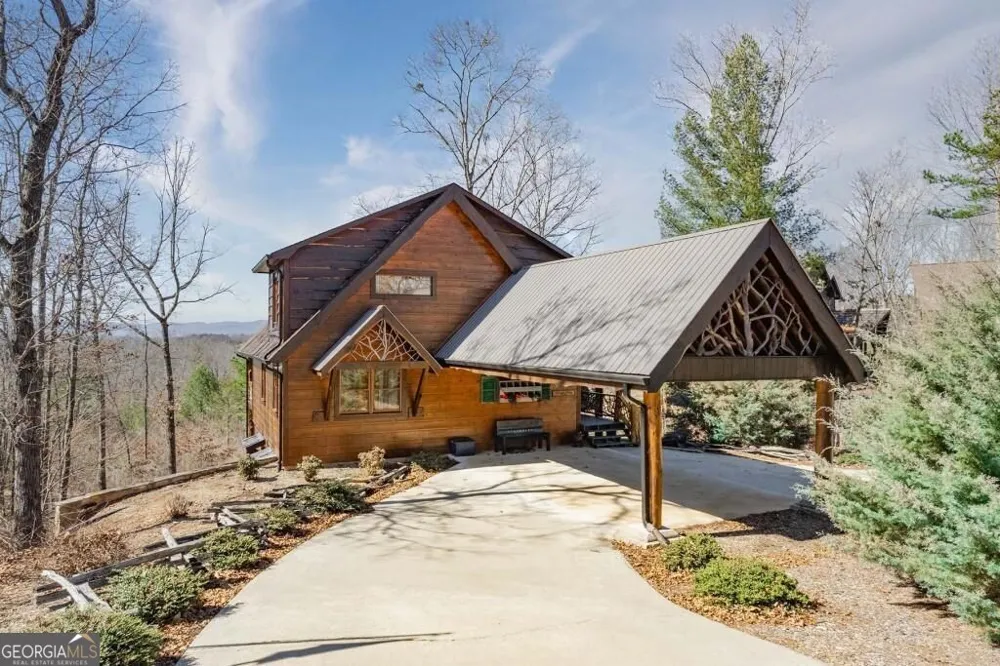 560 Endless View RD Mineral Bluff, GA 30559