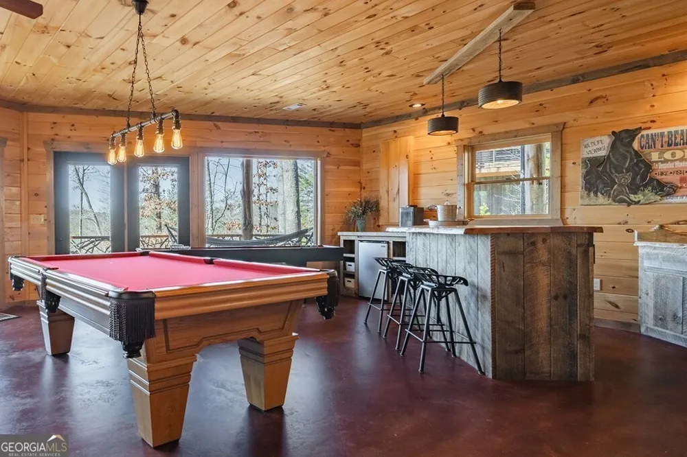 560 Endless View RD Mineral Bluff, GA 30559