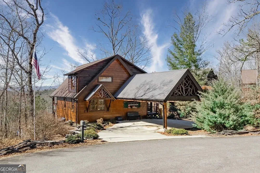 560 Endless View RD Mineral Bluff, GA 30559