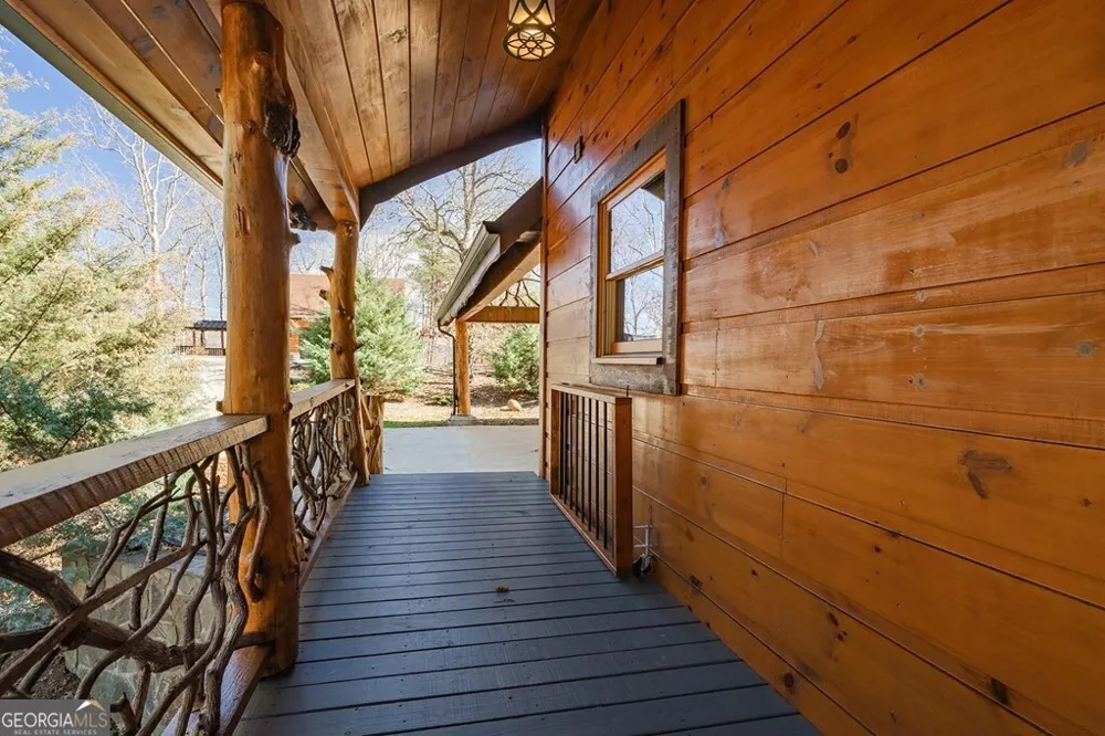 560 Endless View RD Mineral Bluff, GA 30559