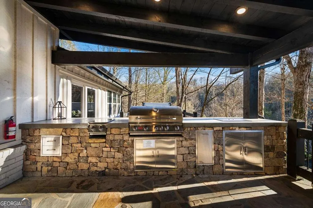 166 Red Oak LN McCaysville, GA 30555