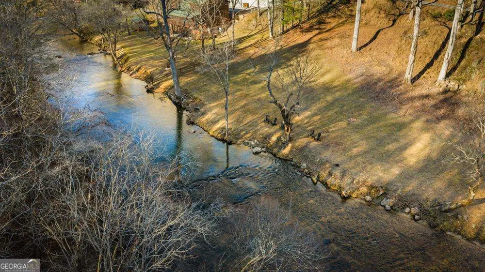 166 Red Oak LN McCaysville, GA 30555