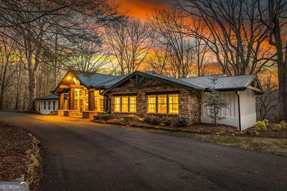 166 Red Oak LN McCaysville, GA 30555