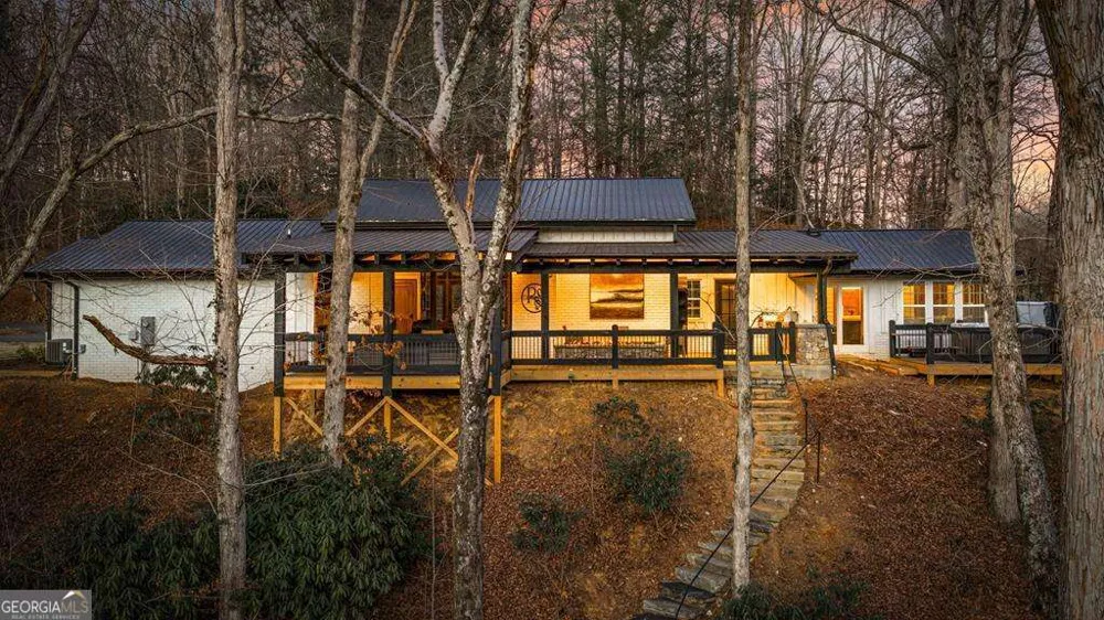 166 Red Oak LN McCaysville, GA 30555